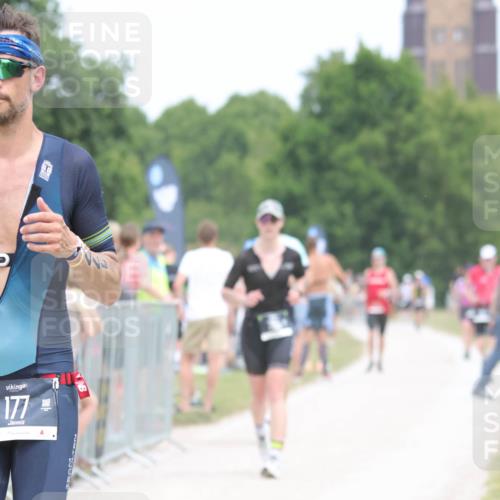 22.06.2025 - Viking Triathlon H.Heesch http://msf.ph/oto/8110025 22.06.2025 14:44:31 Laufen 177, 232, 285, 494 meine-sportfotos.de