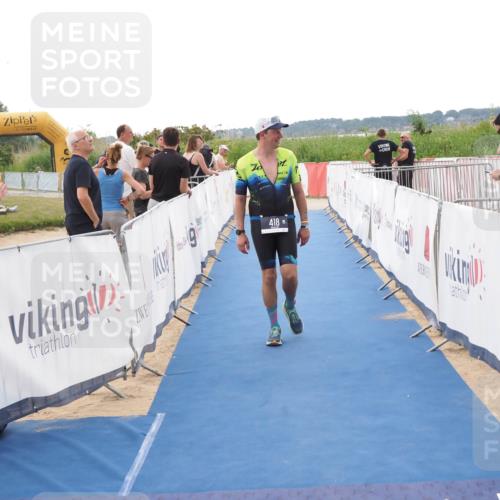 22.06.2025 - Viking Triathlon MichiJ http://msf.ph/oto/8110037 22.06.2025 16:22:05 Ziel 418 meine-sportfotos.de
