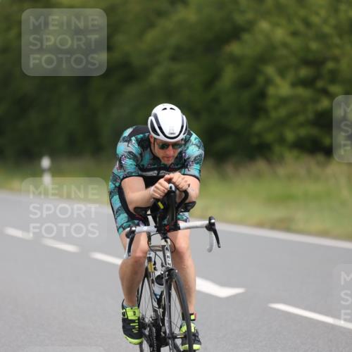 22.06.2025 - Viking Triathlon Yannick Fuchs http://msf.ph/oto/8110045 22.06.2025 12:14:56 Radfahren 72, 329, 353, 376, 411, 433, 553 meine-sportfotos.de