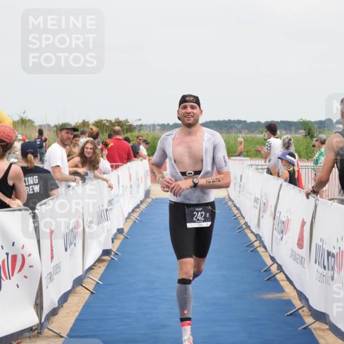 22.06.2025 - Viking Triathlon MichiJ http://msf.ph/oto/8110070 22.06.2025 14:52:32 Ziel 101, 242 meine-sportfotos.de