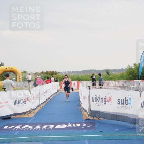 22.06.2025 - Viking Triathlon MichiJ http://msf.ph/oto/8110105 22.06.2025 16:39:17 Ziel 140 meine-sportfotos.de