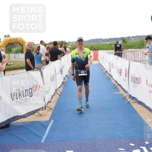 22.06.2025 - Viking Triathlon MichiJ http://msf.ph/oto/8110106 22.06.2025 16:22:06 Ziel 418 meine-sportfotos.de