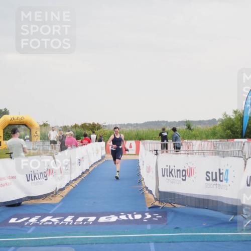 22.06.2025 - Viking Triathlon MichiJ http://msf.ph/oto/8110128 22.06.2025 16:39:17 Ziel 140 meine-sportfotos.de