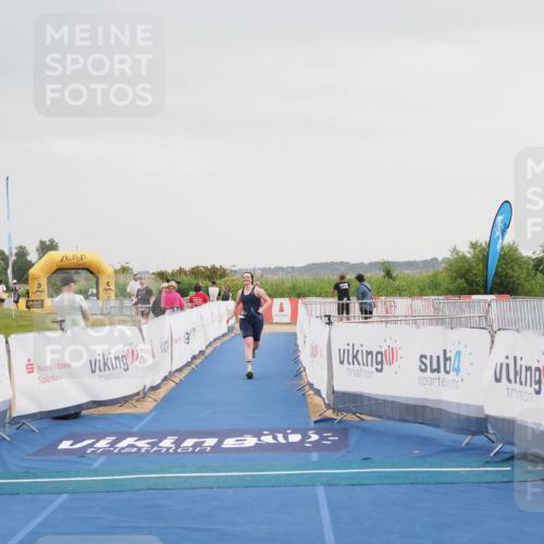22.06.2025 - Viking Triathlon MichiJ http://msf.ph/oto/8110166 22.06.2025 16:39:17 Ziel 140 meine-sportfotos.de