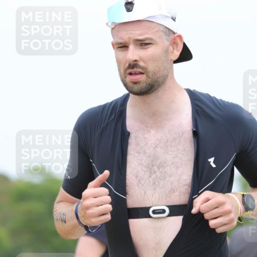 22.06.2025 - Viking Triathlon H.Heesch http://msf.ph/oto/8110178 22.06.2025 14:40:21 Laufen 97, 298, 358, 444 meine-sportfotos.de