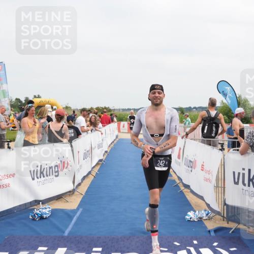 22.06.2025 - Viking Triathlon MichiJ http://msf.ph/oto/8110179 22.06.2025 14:52:33 Ziel 101, 242 meine-sportfotos.de