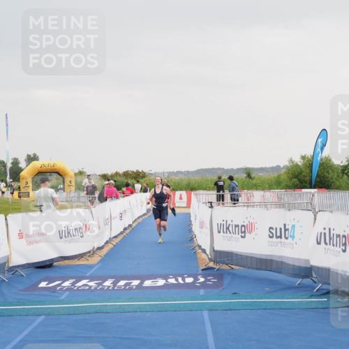 22.06.2025 - Viking Triathlon MichiJ http://msf.ph/oto/8110182 22.06.2025 16:39:18 Ziel 140 meine-sportfotos.de