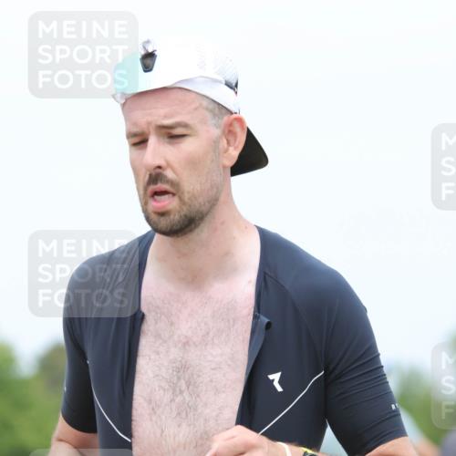 22.06.2025 - Viking Triathlon H.Heesch http://msf.ph/oto/8110196 22.06.2025 14:40:22 Laufen 97, 298, 358, 444 meine-sportfotos.de
