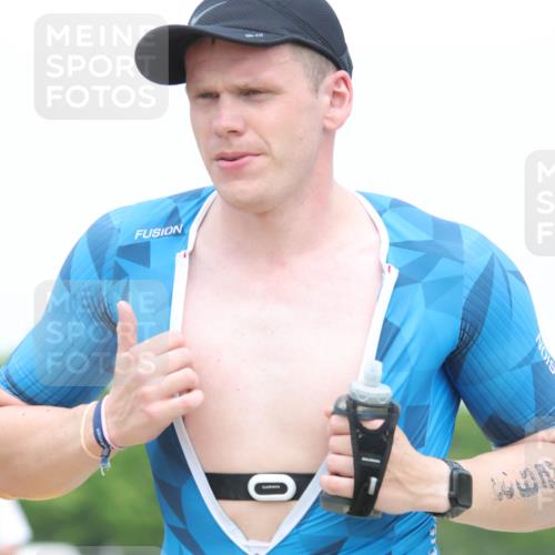 22.06.2025 - Viking Triathlon H.Heesch http://msf.ph/oto/8110207 22.06.2025 14:40:23 Laufen 97, 298, 358, 444 meine-sportfotos.de