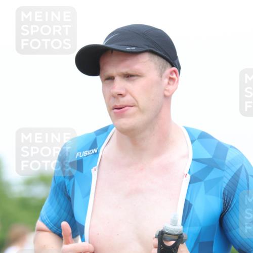 22.06.2025 - Viking Triathlon H.Heesch http://msf.ph/oto/8110216 22.06.2025 14:40:23 Laufen 97, 298, 358, 444 meine-sportfotos.de