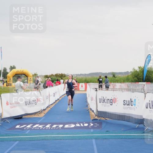 22.06.2025 - Viking Triathlon MichiJ http://msf.ph/oto/8110221 22.06.2025 16:39:18 Ziel 140 meine-sportfotos.de