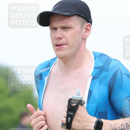 22.06.2025 - Viking Triathlon H.Heesch http://msf.ph/oto/8110226 22.06.2025 14:40:23 Laufen 97, 298, 358, 444 meine-sportfotos.de