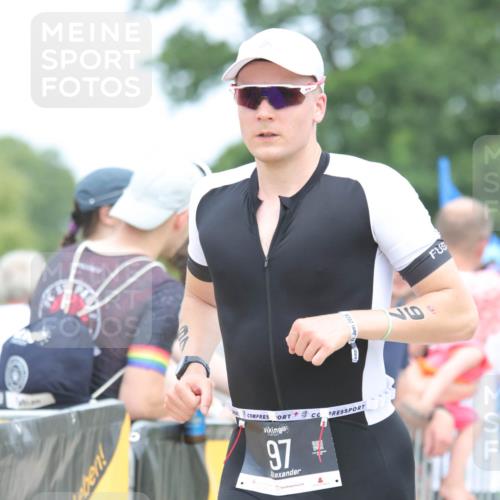 22.06.2025 - Viking Triathlon H.Heesch http://msf.ph/oto/8110256 22.06.2025 14:40:27 Laufen 97, 298, 444 meine-sportfotos.de
