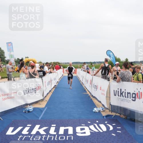 22.06.2025 - Viking Triathlon MichiJ http://msf.ph/oto/8110286 22.06.2025 14:52:36 Ziel 101, 242 meine-sportfotos.de