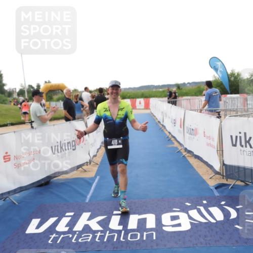 22.06.2025 - Viking Triathlon MichiJ http://msf.ph/oto/8110300 22.06.2025 16:22:08 Ziel 418 meine-sportfotos.de