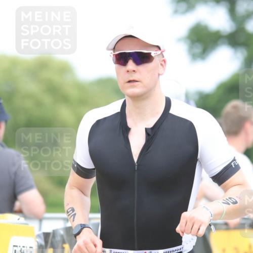 22.06.2025 - Viking Triathlon H.Heesch http://msf.ph/oto/8110314 22.06.2025 14:40:28 Laufen 97, 444 meine-sportfotos.de
