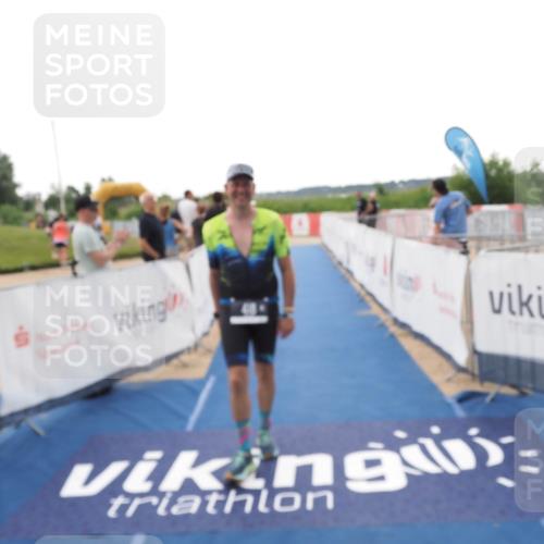 22.06.2025 - Viking Triathlon MichiJ http://msf.ph/oto/8110322 22.06.2025 16:22:08 Ziel 418 meine-sportfotos.de