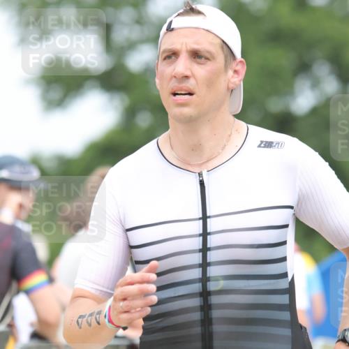22.06.2025 - Viking Triathlon H.Heesch http://msf.ph/oto/8110336 22.06.2025 14:40:29 Laufen 97, 444 meine-sportfotos.de
