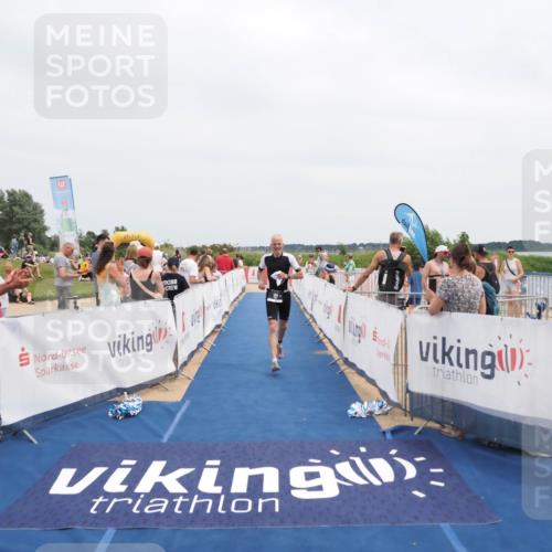 22.06.2025 - Viking Triathlon MichiJ http://msf.ph/oto/8110359 22.06.2025 14:52:37 Ziel 101, 242 meine-sportfotos.de