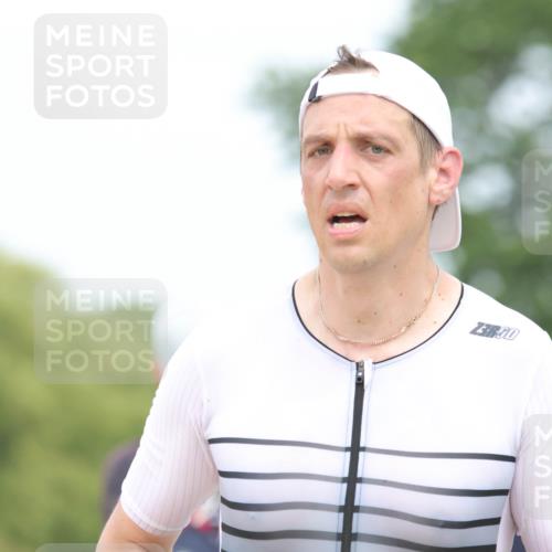 22.06.2025 - Viking Triathlon H.Heesch http://msf.ph/oto/8110362 22.06.2025 14:40:29 Laufen 97, 444 meine-sportfotos.de