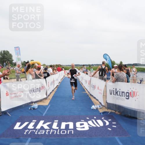 22.06.2025 - Viking Triathlon MichiJ http://msf.ph/oto/8110377 22.06.2025 14:52:37 Ziel 101, 242 meine-sportfotos.de