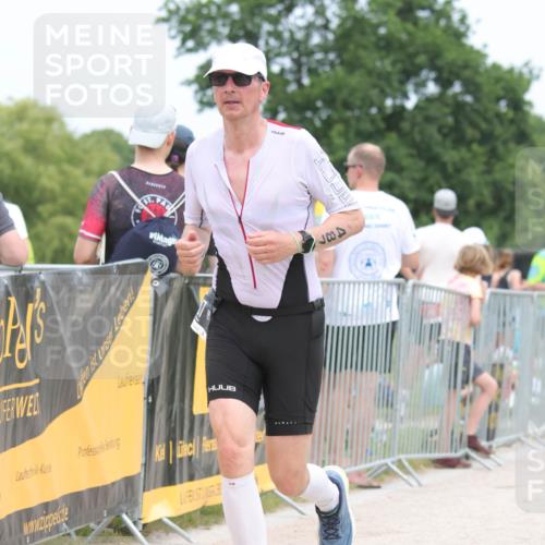 22.06.2025 - Viking Triathlon H.Heesch http://msf.ph/oto/8110538 22.06.2025 14:45:17 Laufen 323, 487 meine-sportfotos.de