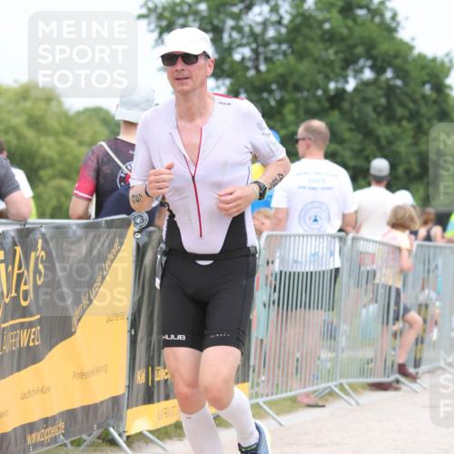 22.06.2025 - Viking Triathlon H.Heesch http://msf.ph/oto/8110542 22.06.2025 14:45:17 Laufen 323, 487 meine-sportfotos.de