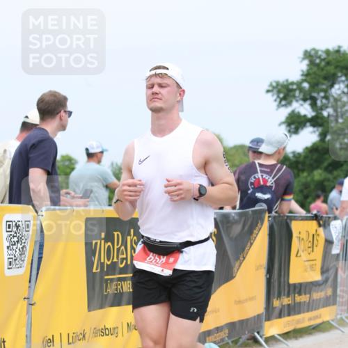 22.06.2025 - Viking Triathlon H.Heesch http://msf.ph/oto/8110713 22.06.2025 14:40:49 Laufen 76, 439, 460, 658 meine-sportfotos.de