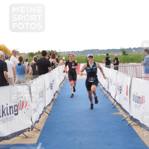 22.06.2025 - Viking Triathlon MichiJ http://msf.ph/oto/8110725 22.06.2025 16:22:31 Ziel 425, 531 meine-sportfotos.de