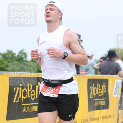 22.06.2025 - Viking Triathlon H.Heesch http://msf.ph/oto/8110745 22.06.2025 14:40:50 Laufen 76, 439, 458, 460, 658 meine-sportfotos.de