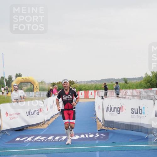 22.06.2025 - Viking Triathlon MichiJ http://msf.ph/oto/8110790 22.06.2025 16:39:26 Ziel 156 meine-sportfotos.de