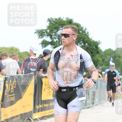 22.06.2025 - Viking Triathlon H.Heesch http://msf.ph/oto/8110794 22.06.2025 14:40:54 Laufen 76, 439, 458 meine-sportfotos.de