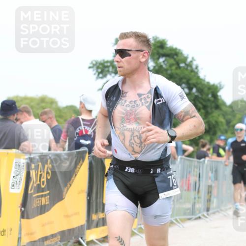 22.06.2025 - Viking Triathlon H.Heesch http://msf.ph/oto/8110799 22.06.2025 14:40:55 Laufen 76, 439, 458 meine-sportfotos.de