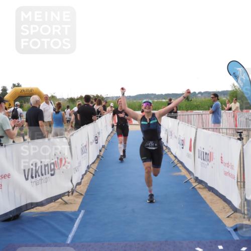 22.06.2025 - Viking Triathlon MichiJ http://msf.ph/oto/8110801 22.06.2025 16:22:32 Ziel 425, 531 meine-sportfotos.de