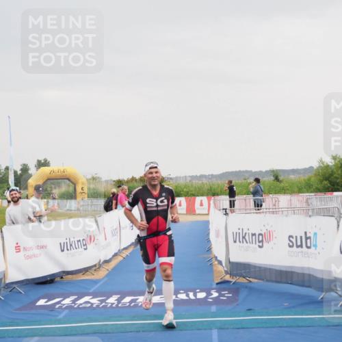 22.06.2025 - Viking Triathlon MichiJ http://msf.ph/oto/8110823 22.06.2025 16:39:26 Ziel 156 meine-sportfotos.de