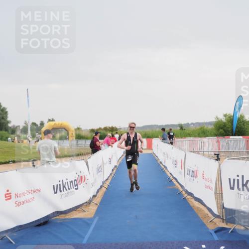 22.06.2025 - Viking Triathlon MichiJ http://msf.ph/oto/8110922 22.06.2025 16:39:42 Ziel 144 meine-sportfotos.de