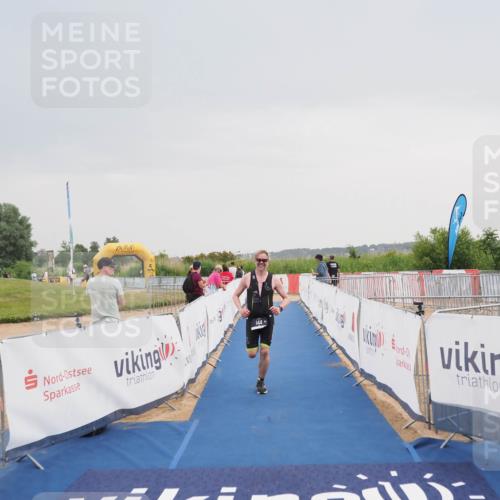22.06.2025 - Viking Triathlon MichiJ http://msf.ph/oto/8110941 22.06.2025 16:39:43 Ziel 144 meine-sportfotos.de