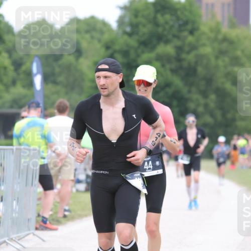 22.06.2025 - Viking Triathlon H.Heesch http://msf.ph/oto/8110967 22.06.2025 14:46:19 Laufen 44, 419 meine-sportfotos.de