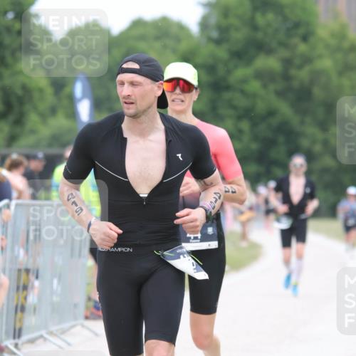 22.06.2025 - Viking Triathlon H.Heesch http://msf.ph/oto/8110986 22.06.2025 14:46:20 Laufen 44, 419 meine-sportfotos.de