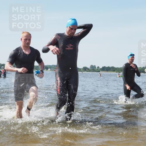 22.06.2025 - Viking Triathlon KatJ http://msf.ph/oto/8110988 22.06.2025 10:39:37 Schwimmen 25, 29, 86, 93, 117, 138, 150, 244, 298, 324, 337, 423, 529 meine-sportfotos.de