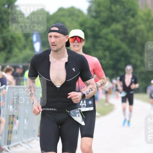 22.06.2025 - Viking Triathlon H.Heesch http://msf.ph/oto/8110992 22.06.2025 14:46:20 Laufen 44, 419 meine-sportfotos.de