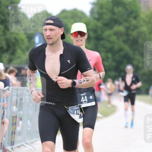 22.06.2025 - Viking Triathlon H.Heesch http://msf.ph/oto/8110997 22.06.2025 14:46:20 Laufen 44, 419 meine-sportfotos.de