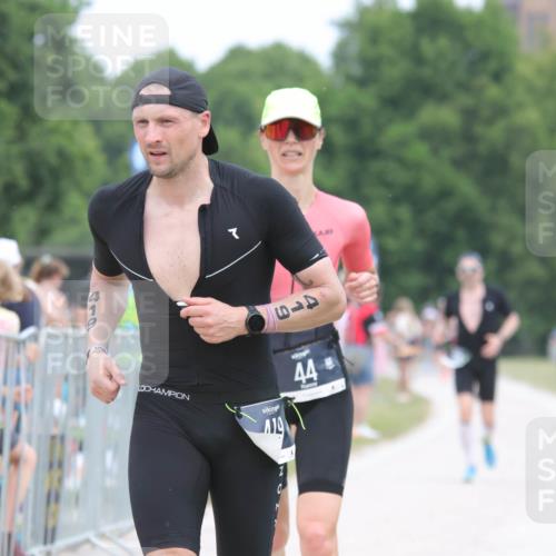 22.06.2025 - Viking Triathlon H.Heesch http://msf.ph/oto/8110999 22.06.2025 14:46:20 Laufen 44, 419 meine-sportfotos.de