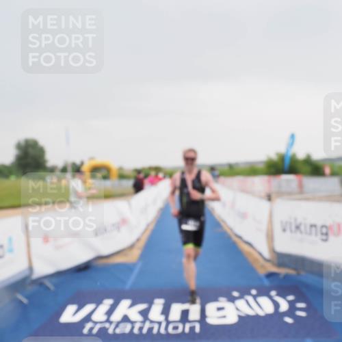 22.06.2025 - Viking Triathlon MichiJ http://msf.ph/oto/8111018 22.06.2025 16:39:44 Ziel 144 meine-sportfotos.de