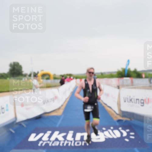 22.06.2025 - Viking Triathlon MichiJ http://msf.ph/oto/8111037 22.06.2025 16:39:44 Ziel 144 meine-sportfotos.de