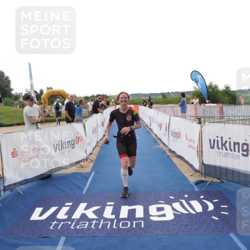 22.06.2025 - Viking Triathlon MichiJ http://msf.ph/oto/8111042 22.06.2025 16:22:34 Ziel 425, 531 meine-sportfotos.de