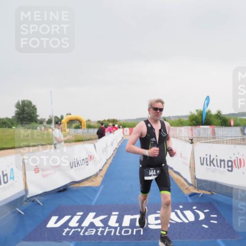 22.06.2025 - Viking Triathlon MichiJ http://msf.ph/oto/8111045 22.06.2025 16:39:44 Ziel 144 meine-sportfotos.de