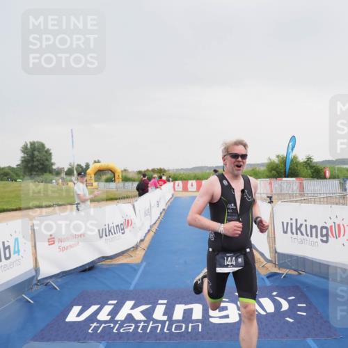 22.06.2025 - Viking Triathlon MichiJ http://msf.ph/oto/8111054 22.06.2025 16:39:44 Ziel 144 meine-sportfotos.de