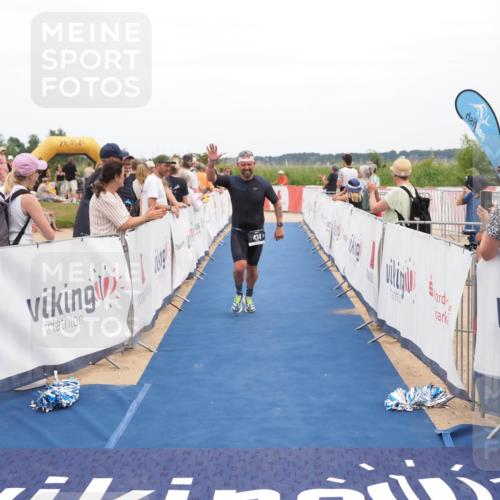 22.06.2025 - Viking Triathlon MichiJ http://msf.ph/oto/8111058 22.06.2025 15:02:23 Ziel 434 meine-sportfotos.de