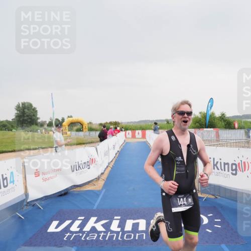 22.06.2025 - Viking Triathlon MichiJ http://msf.ph/oto/8111062 22.06.2025 16:39:44 Ziel 144 meine-sportfotos.de